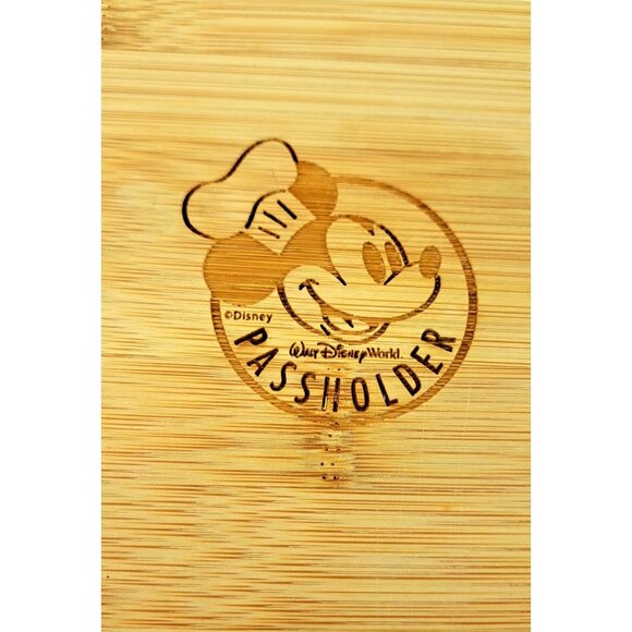 Disney World Passholder Premium Bamboo Cutting Board Mickey Mouse Etched Design - Picture 2 of 4